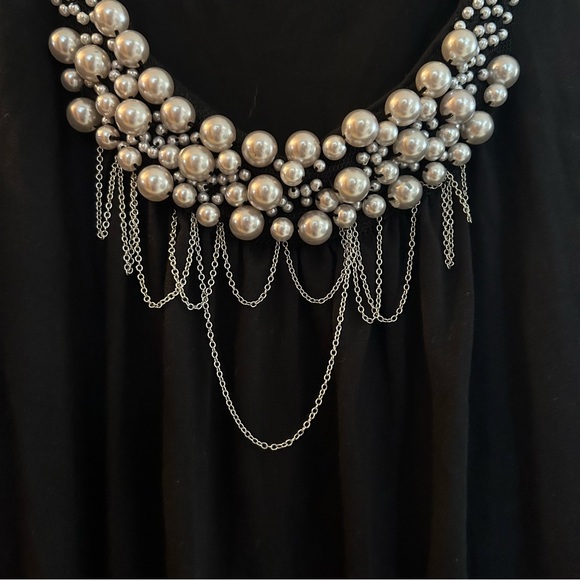 August Silk Petite - Womens Size: PM Black Tank Top with Pearls & Chain Neckline - Picture 3 of 8